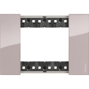 KA4803DM Рамка Bticino Living Now AURA 3-модульная фото