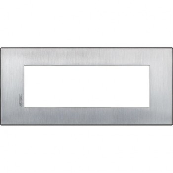 HW4806CRS Рамка 1 пост AIR, прямоугольная форма. МАТОВАЯ ПОВЕРХНОСТЬ. Цвет Матовый хром. Итальянский стандарт, 6 модулей. Bticino AXOLUTE фото