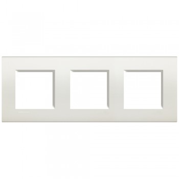LNA4802M3BI Рамка LivingLight Квадрат Белый 2+2+2 модуля Bticino фото