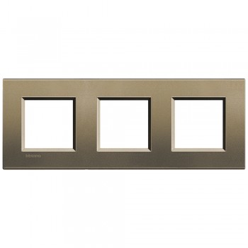 LNA4802M3SQ Рамка LivingLight Квадрат Коричневый шелк 2+2+2 модуля Bticino фото