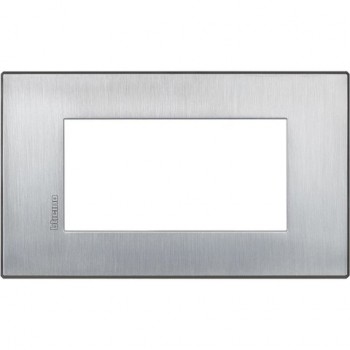 HW4804CRS Рамка 1 пост AIR, прямоугольная форма. МАТОВАЯ ПОВЕРХНОСТЬ. Цвет Матовый хром. Итальянский стандарт, 4 модуля. Bticino AXOLUTE фото
