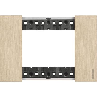 

KA4803ZW Рамка Bticino Living Now ORO 3-модульная, Living Now KA4803ZW