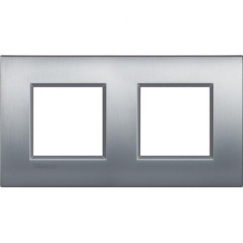 LNE4802M2CRS Рамка 2 поста AIR, прямоугольная форма. МАТОВАЯ ПОВЕРХНОСТЬ. Цвет Матовый хром. Немецкий стандарт, пост 2 модуля. Bticino LIVINGLIGHT фото