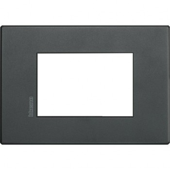 HW4803XN Рамка 1 пост AIR, прямоугольная форма. СОФТ. Цвет Эклипс. Итальянский стандарт, 3 модуля. Bticino AXOLUTE фото