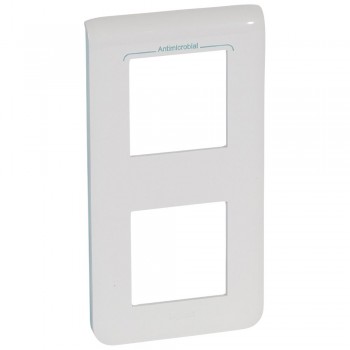 078723 Рамка Mosaic Белый, антибактериальная 2х2-модульная вертикальная Legrand фото