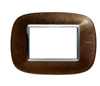 HB4803SLS Axolute Рамка 1 пост, овальной формы Кожа Кофе. Итальянский стандарт, 3 модуля Bticino фото