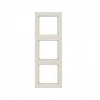 10136082 Рамка Q.1 Белый с эффектом бархата 3-постовая Berker фото