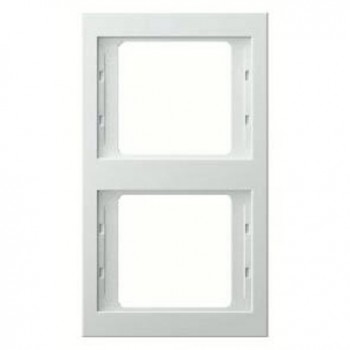 13237009 Рамка K.1 Полярная белизна с блеском 2-постовая вертикальная Berker фото