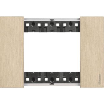 KA4803ZW Рамка Bticino Living Now ORO 3-модульная фото