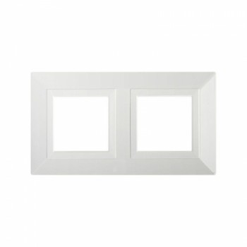 Рамка из металла белая 4 модуля DKC Avanti 4400854 фото