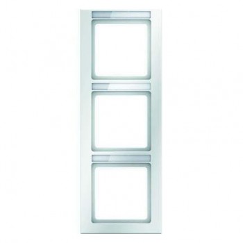 10536099 Рамка с полем для надписей Q.3 Полярная белизна с эффектом бархата 3-постовая вертикальная Berker фото