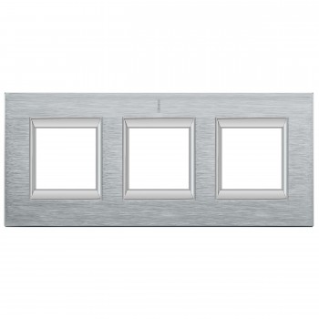 HA4802/3CR Рамка Axolute Квадрат Хром 2+2+2 модуля вертикальная Bticino фото